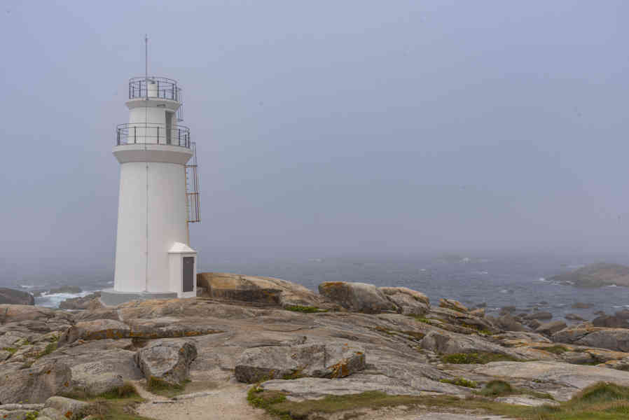 A Coruña 074 - Muxia - cabo Punta da Barca - faro Punta da Barca.jpg